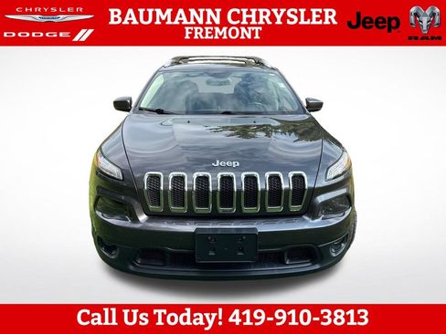 Used 2016 Jeep Cherokee Latitude w/ Safety/Convenience Group AWD/4WD image 8