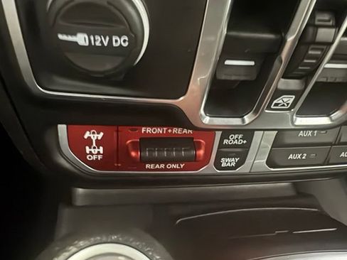Used 2024 Jeep Wrangler Unlimited Rubicon w/ Technology Group AWD/4WD image 33