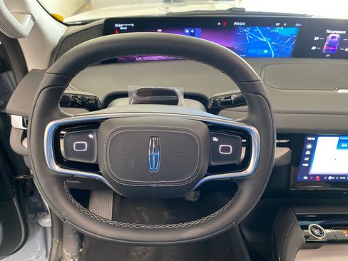 New 2026 Lincoln Navigator Reserve image 21