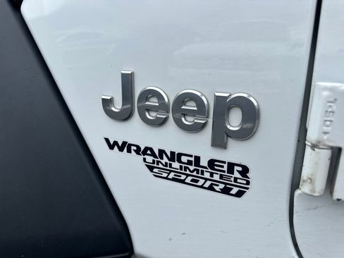 Used 2021 Jeep Wrangler Unlimited Sport AWD/4WD image 4