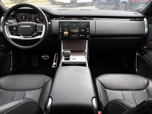 Used 2025 Land Rover Range Rover Long Wheelbase SE AWD/4WD image 15