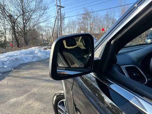 Used 2017 Jeep Grand Cherokee Limited image 15