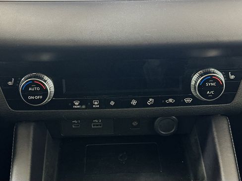 Used 2024 Mitsubishi Outlander SE image 24