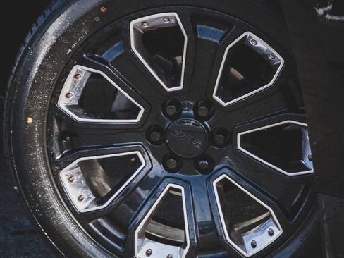 Used 2019 GMC Yukon Denali w/ Denali Ultimate Package image 24