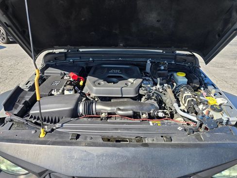 Used 2018 Jeep Wrangler Unlimited Sport S AWD/4WD image 19