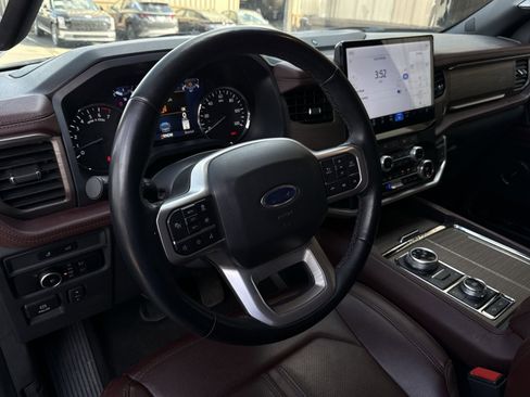 Used 2024 Ford Expedition Max Limited AWD/4WD image 16