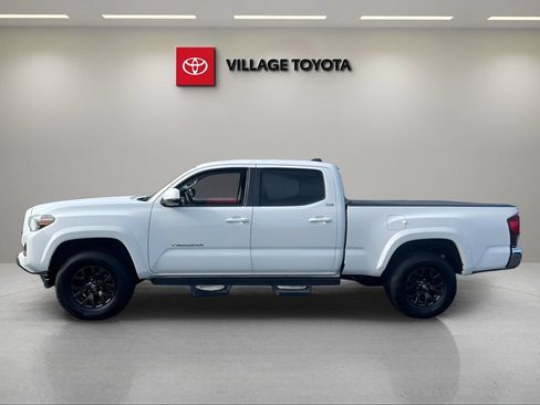 Certified 2021 Toyota Tacoma SR5 AWD/4WD image 2