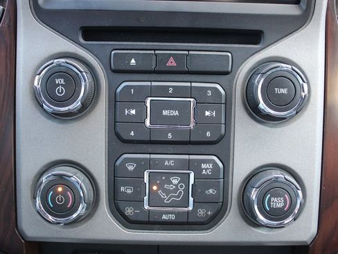 Used 2013 Ford F350 Lariat w/ Lariat Interior Pkg image 20