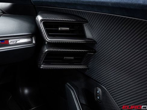 Used 2018 Ford GT RWD image 43