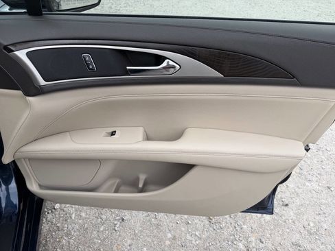 Used 2017 Lincoln MKZ Reserve FWD image 22