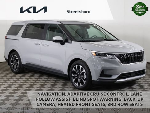 Used 2024 Kia Carnival EX image 1