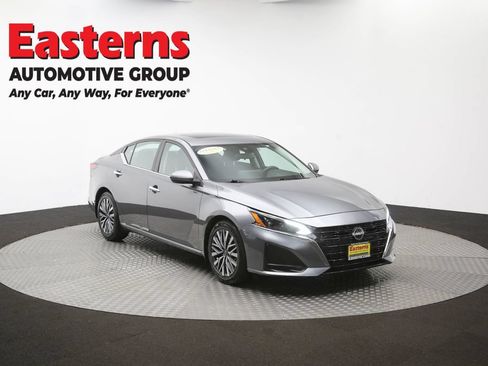 Used 2023 Nissan Altima 2.5 SV w/ SV Premium Package FWD image 50
