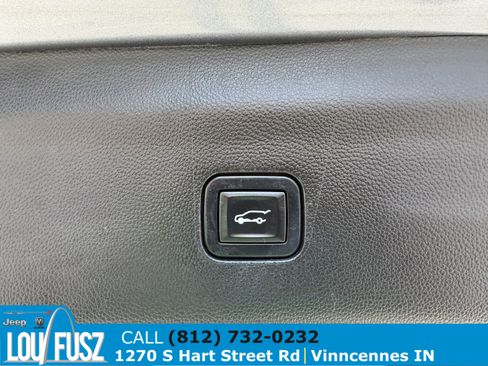 Used 2020 Buick Enclave Essence AWD/4WD image 10