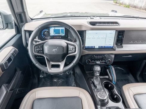 Used 2024 Ford Bronco Wildtrak AWD/4WD image 13