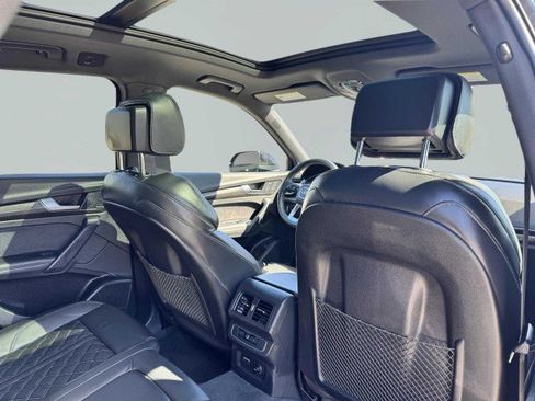 Used 2023 Audi SQ5 Premium Plus w/ Premium Plus Package image 46