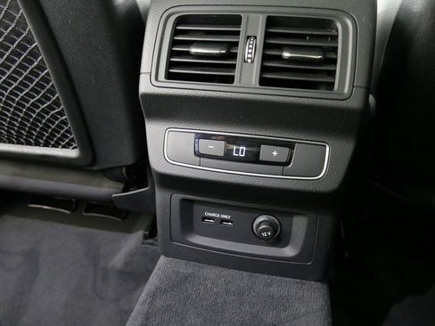 Used 2022 Audi Q5 2.0T Premium w/ Convenience Package image 30