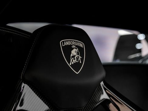 Used 2024 Lamborghini Huracan EVO AWD/4WD image 42