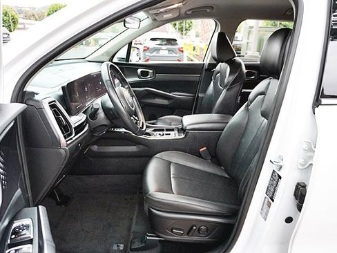 Used 2024 Kia Sorento S image 14