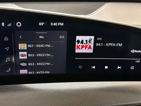 Used 2023 Lucid Air Touring AWD/4WD image 17