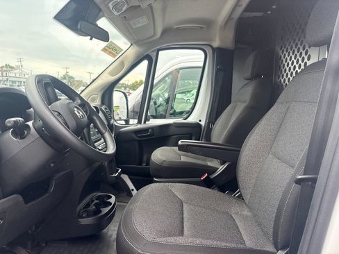 Used 2025 RAM ProMaster 2500 w/ U-Haul Equipment Group FWD image 6