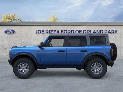 New 2025 Ford Bronco Badlands image 3