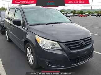 Used 2011 Volkswagen Routan SEL video 1
