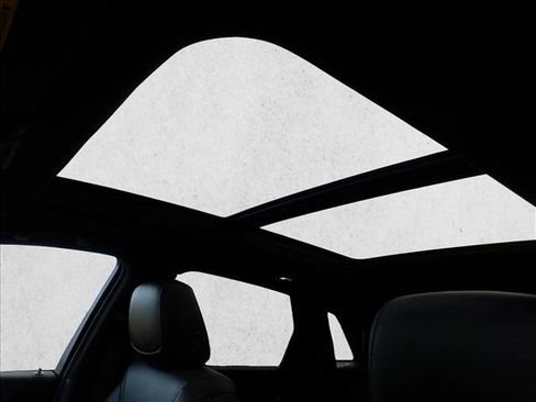 Used 2024 Cadillac XT5 Premium Luxury image 16