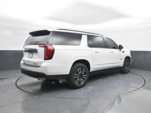 Used 2022 GMC Yukon XL AT4 AWD/4WD image 8