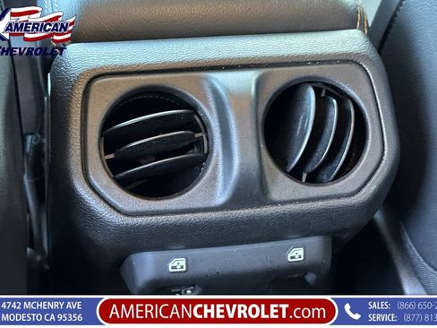 Used 2024 Jeep Wrangler Unlimited Sahara AWD/4WD image 16