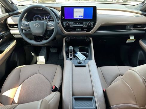 New 2026 Toyota Grand Highlander AWD Hybrid image 10