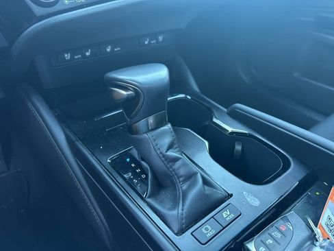 Used 2025 Lexus ES 300h w/ Premium Package image 37