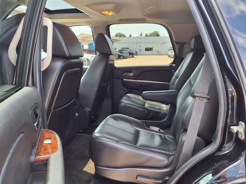 Used 2007 Chevrolet Tahoe LTZ w/ LTZ Preferred Equipment Group AWD/4WD image 9
