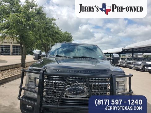 Used 2019 Ford F250 Platinum w/ Platinum Ultimate Package AWD/4WD image 4