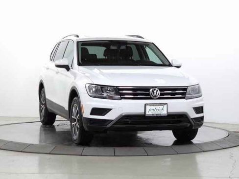 Used 2019 Volkswagen Tiguan SE w/ Panoramic Sunroof Package image 1
