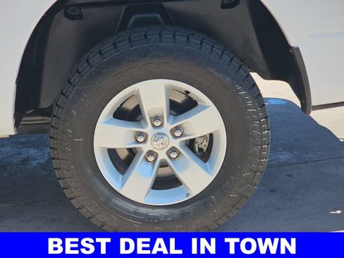 Used 2022 RAM 1500 Classic SLT w/ Electronics Group AWD/4WD image 36