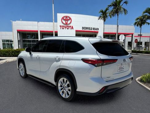 Used 2022 Toyota Highlander Limited FWD image 5
