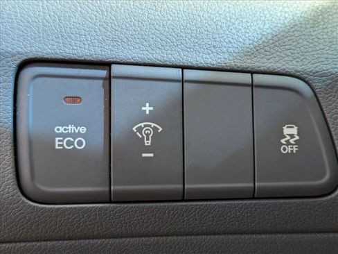 Used 2016 Hyundai Elantra SE w/ Option Group 02 image 10