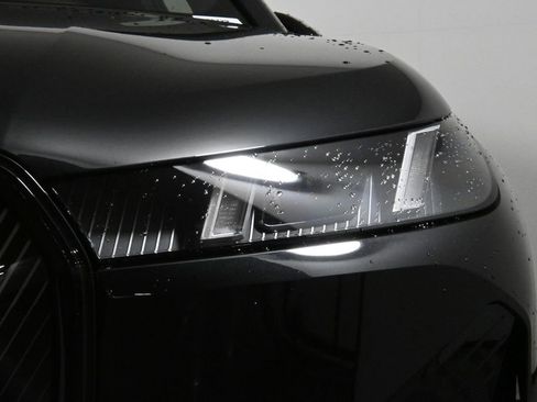 Used 2026 BMW iX xDrive45 w/ Premium Package image 11