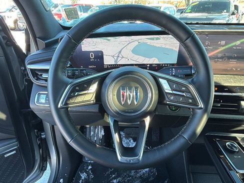 Used 2025 Buick Enclave Preferred image 14