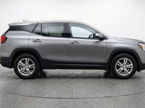 Used 2024 GMC Terrain SLE FWD image 11