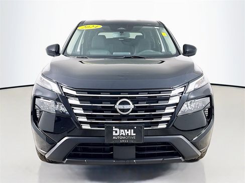 Used 2024 Nissan Rogue SV image 12