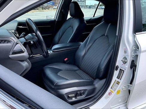 Used 2019 Toyota Camry SE FWD image 23