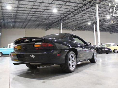 Used 2000 Chevrolet Camaro Z28 w/ SS Performance/Appearance Pkg RWD image 22