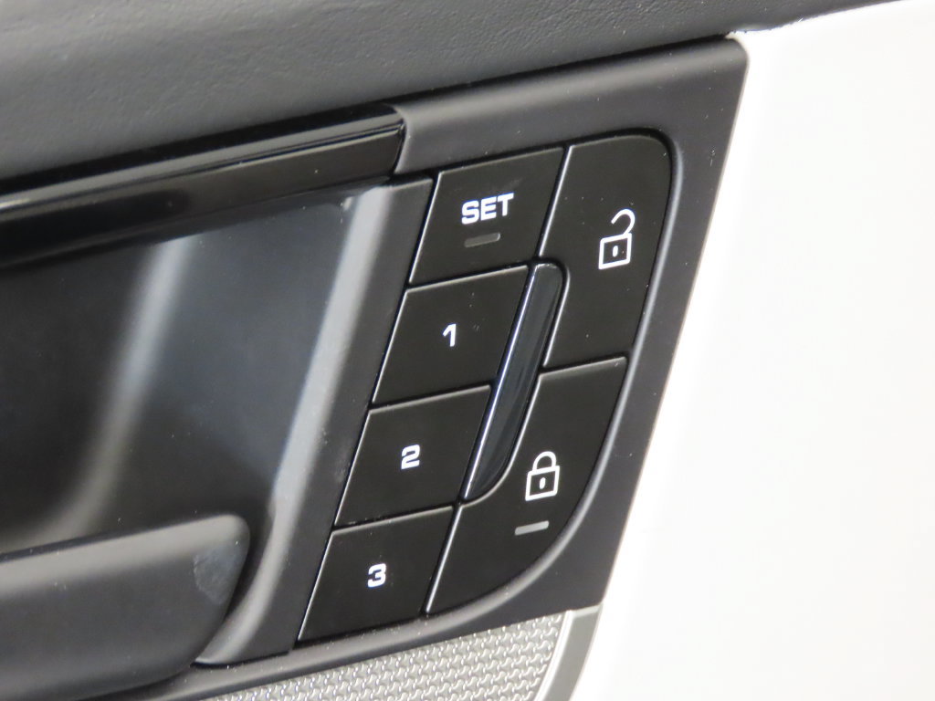 Certified 2026 Porsche Cayenne E-Hybrid AWD/4WD image 37