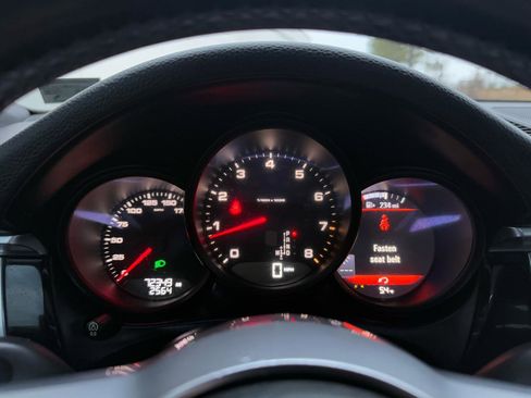 Used 2018 Porsche Macan AWD/4WD image 34