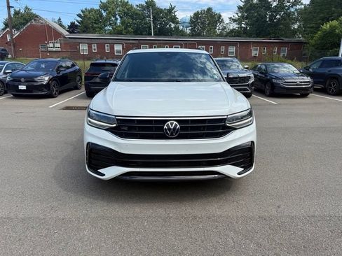 Used 2023 Volkswagen Tiguan SE R-Line FWD image 13