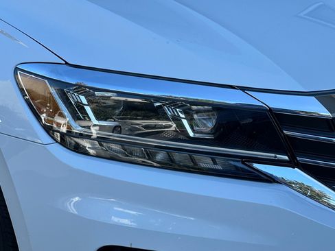 Used 2020 Volkswagen Passat 2.0T SE image 10