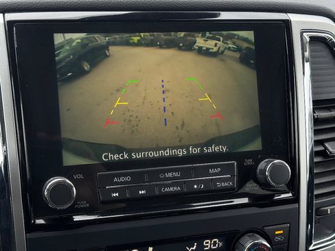 Used 2020 Nissan Titan SV w/ SV Convenience Package image 17