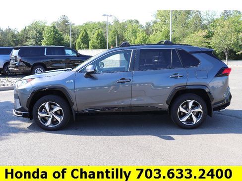 Used 2021 Toyota RAV4 SE w/ Weather & Moonroof Package AWD/4WD image 4