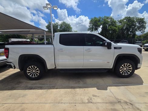 Used 2022 GMC Sierra 1500 AT4 AWD/4WD image 9